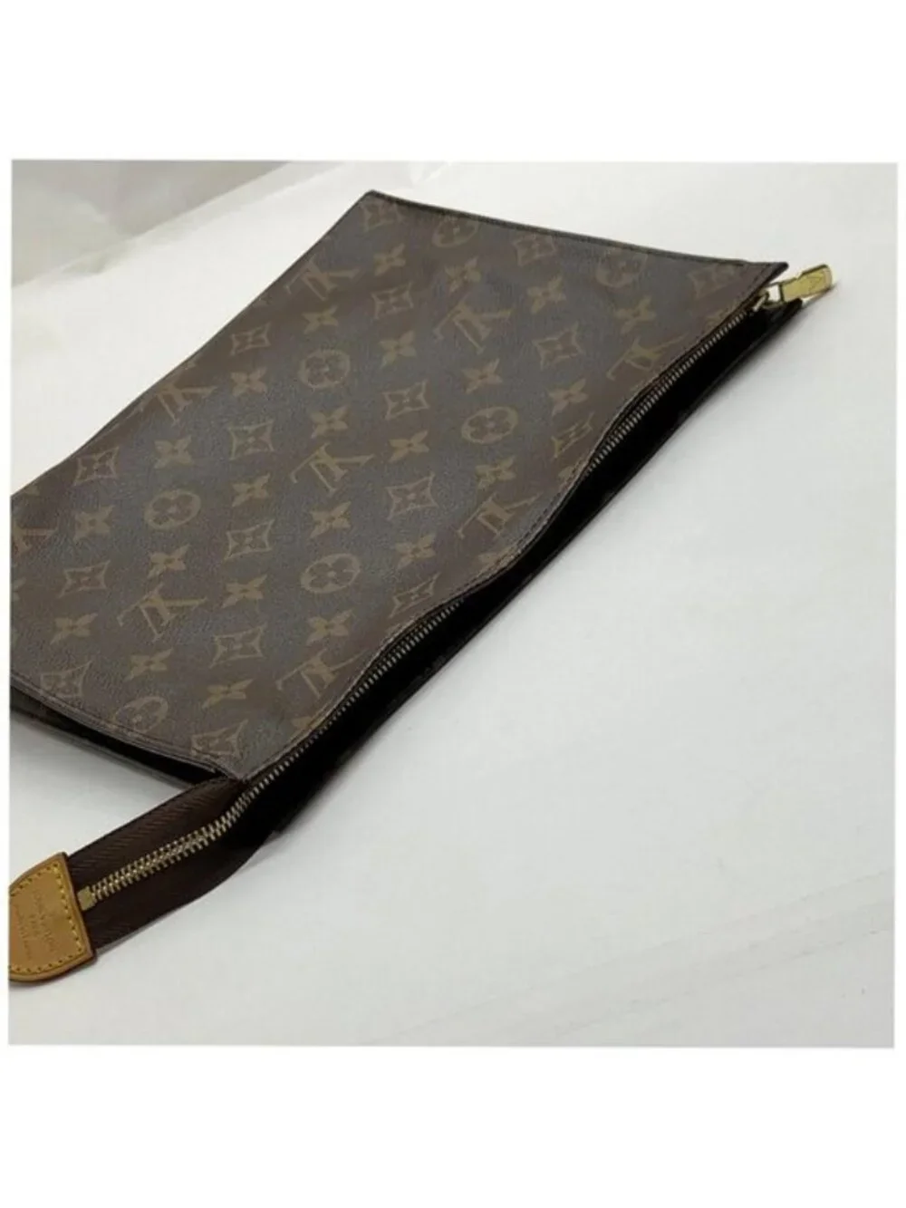 Authentic Louis Vuitton Monogram Toiletry Pouch 26 Cosmetic Pouch